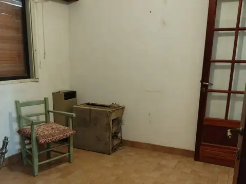 Casa 5 ambientes con 1 baño