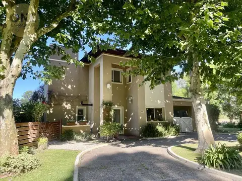 Casa en Alquiler en Haras Del Sur, USD 1.450
