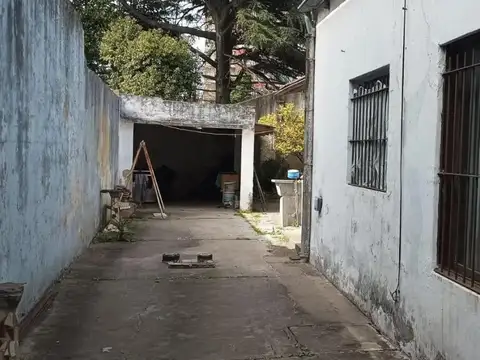 CASA CON POTENCIAL COMERCIAL EN VENTA