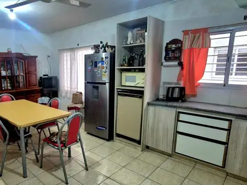 Casa 7 ambientes con 3 baños