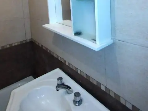 OPORTUNIDAD! DEPTO TIPO CASA! 2 AMB C/PATIO EN BANFIELD