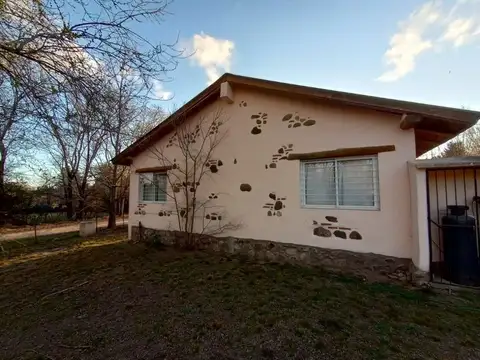 Casa en Alquiler con 1 cochera