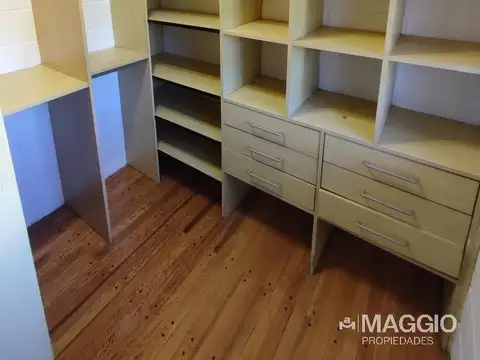 Depto Tipo Casa en Venta con 1 cocheras