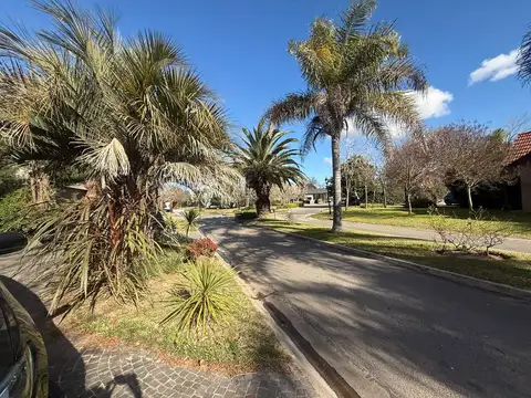 Casa en Alquiler en Villa Rosa, USD 1.400