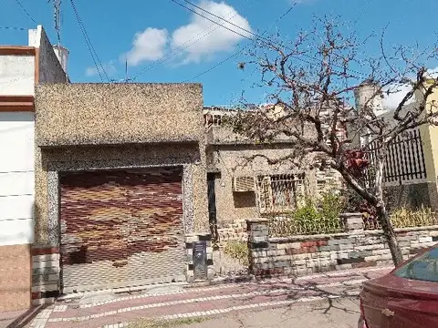 Casa lote propio Lanùs Este