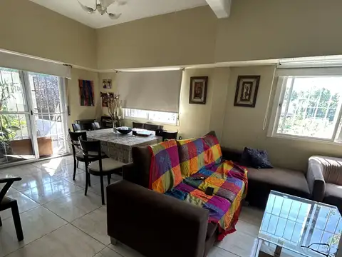 Depto Tipo Casa 5 ambientes con 1 baño