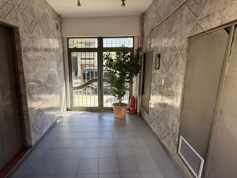 PH o Departamento Tipo Casa sin Expensas con Patio permuta acepta menor valor en parte de pago