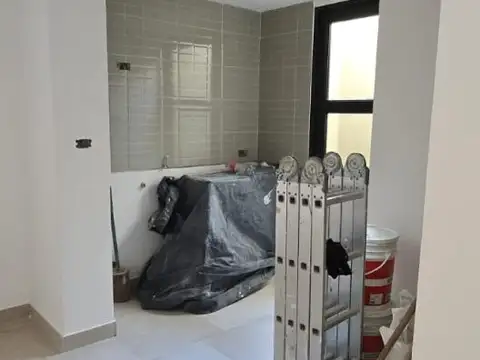 Depto Tipo Casa en Venta con 2 cocheras