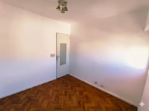 Muy luminoso departamento de dos ambientes