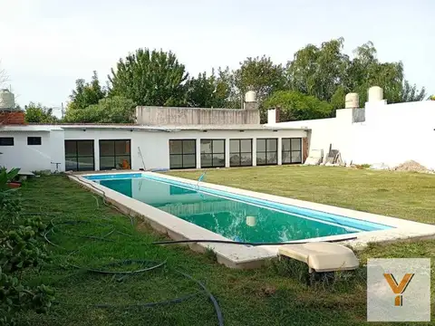 Quinta en venta - 2 Dormitorios 4 Baños - La Plata