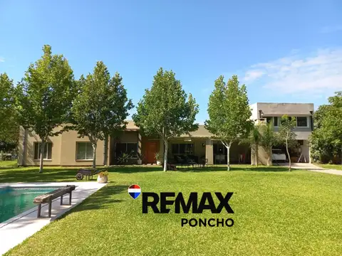 SE VENDE CASA NIV EJECUTIVO B°LOS LAPACH FM ESQUIU
