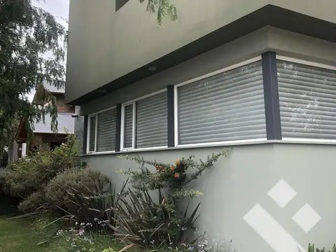 Casa en Alquiler de 4 dormitorios