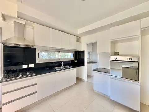Casa en Alquiler de 3 dormitorios