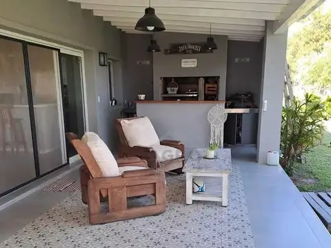 Venta Casa Moderna 4 amb en Barrio Parque Sakura III, Exaltación de la Cruz