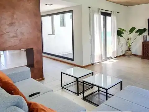 TERRALAGOS - Moderna propiedad con muebles