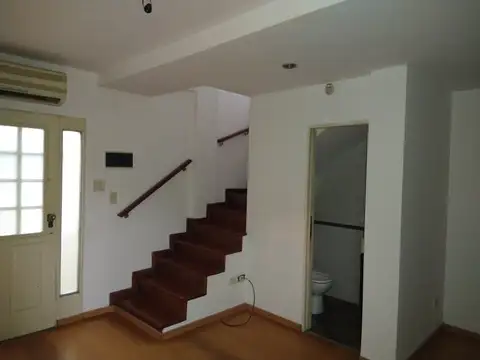 Depto Tipo Casa en Alquiler de 3 ambientes
