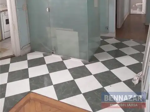 Oficina 5 ambientes con 1 baño
