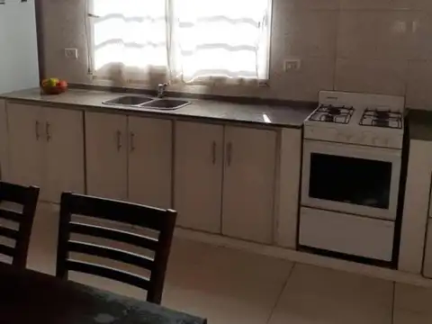 Casa 2 ambientes con 1 baño