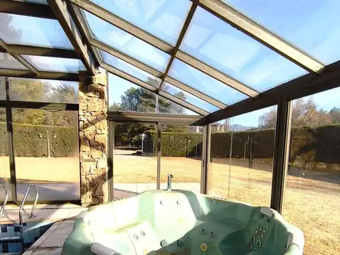 INNOVADORA CASA  EN B° PRIVADO VISTALBA  COUNTRY