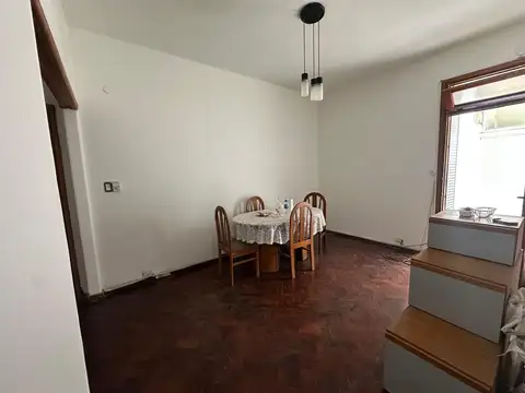 Depto Tipo Casa en Alquiler 60 años