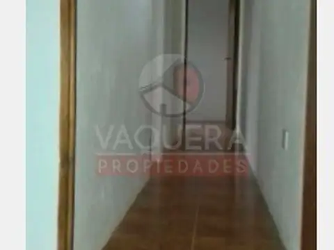 Casa 6 ambientes con 2 baños