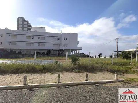 UNICO Terreno / Lote en venta de 856m2 | primera línea de playa | Zona Centro