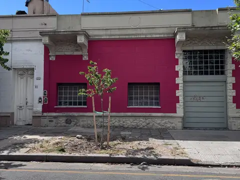 VENTA CASA 5 AMBIENTES PARQUE AVELLANEDA