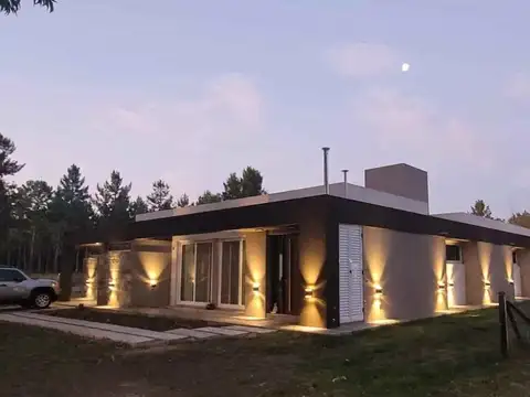 CASA EN VENTA A ESTRENAR MIRALAGOS CCGOLF&SPA