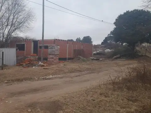 SE VENDE CASA EN CONSTRUCCION AMANCAY