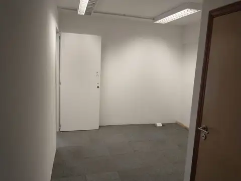 Oficina en alquiler en el centro de San Isidro