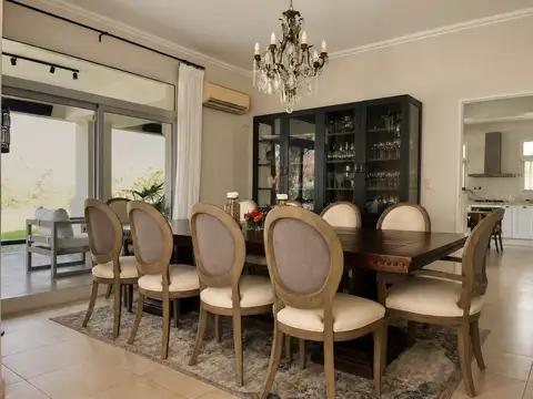 Casa 6 ambientes con 3 baños