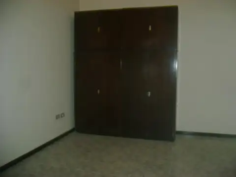 Depto Tipo Casa en Alquiler en Pompeya, $ 560.000