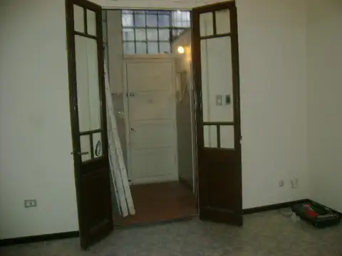 Avenida Caseros 3500, Piso PB