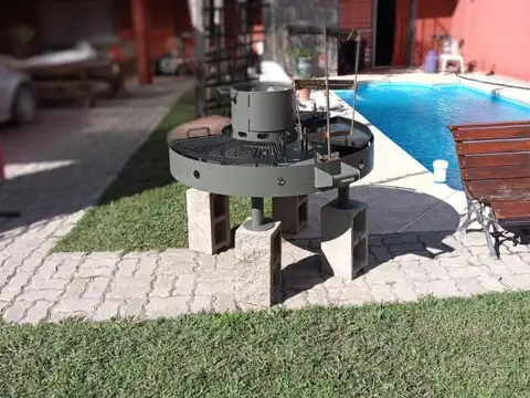 Casa en Venta con 3 cocheras