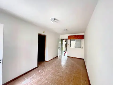 Casa en Alquiler con 1 cochera