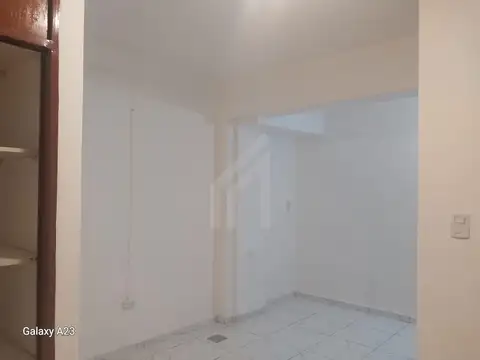 Depto Tipo Casa en Alquiler en Lanús, $ 400.000
