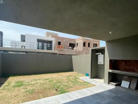 Casa en Alquiler en Manantiales, $ 1.600.000