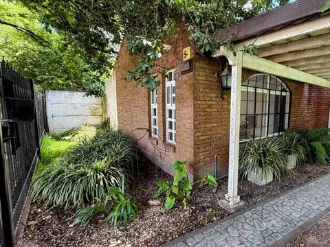 Casa 5 ambientes con 2 baños