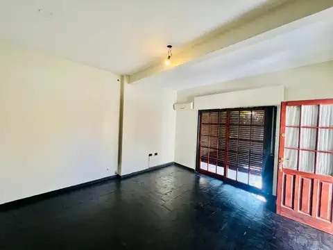 Casa 2 ambientes con 1 baño
