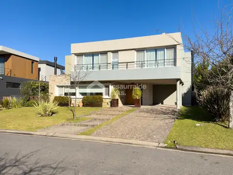 Barrio Cabos del Lago 100