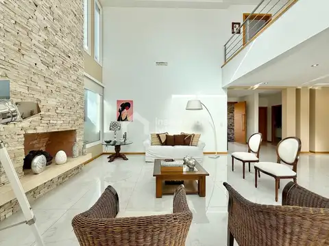 Casa 5 ambientes con 5 baños