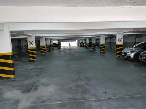 Cochera en Venta Cubierta