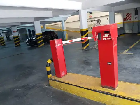 IMPORTANTE PREDIO SALIDA A DOS CALLES CENTRO PILAR