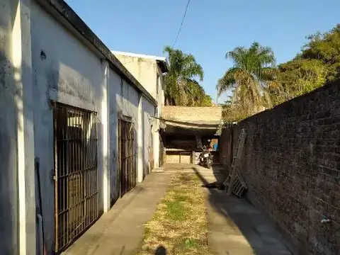 Local Con Vivienda En Venta En Victoria