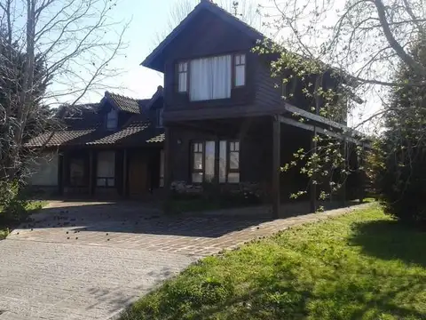 Casa en Ayres de Pilar
