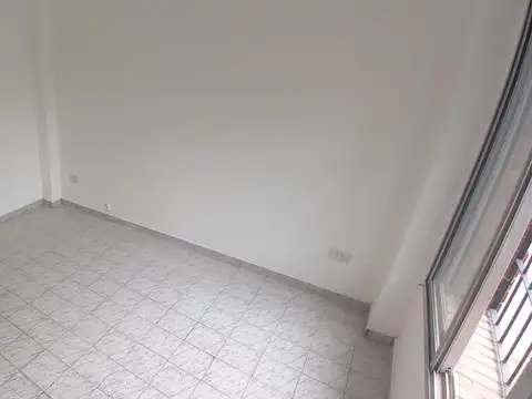 Alquiler casa tipo PH PB 3 amb. reciclado - Villa Ballester