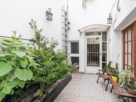 VTA CASA 4 AMB CON PATIO Y TERRAZA- CABALLITO