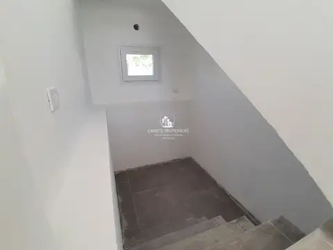 Casa en venta de 5 Ambientes y Pileta. Barrio San Pablo. Pilar. 100