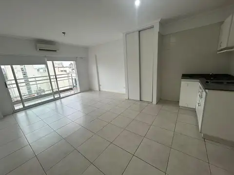 1 AMB 32 M2 15 AÑOS .7º PISO A LA CALLE  APTO PROFESIONAL