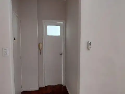 2 AMBIENTES AMPLIOS LUMINOSO A MTS.SUBTE Y METROBUS